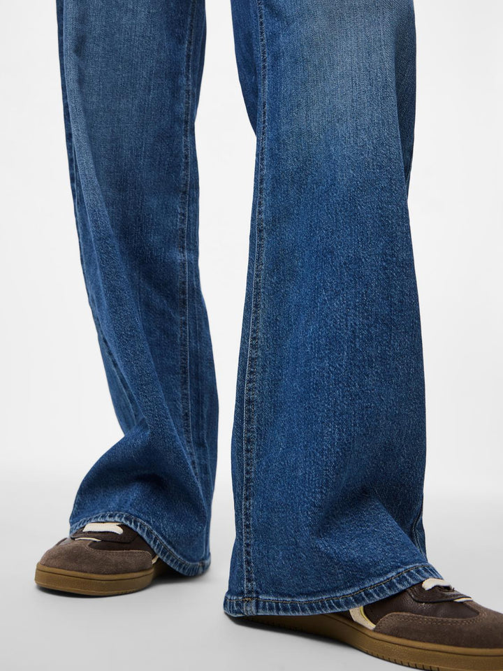 Pieces Mid Waist Leveät Farkut Keskisininen - Canny